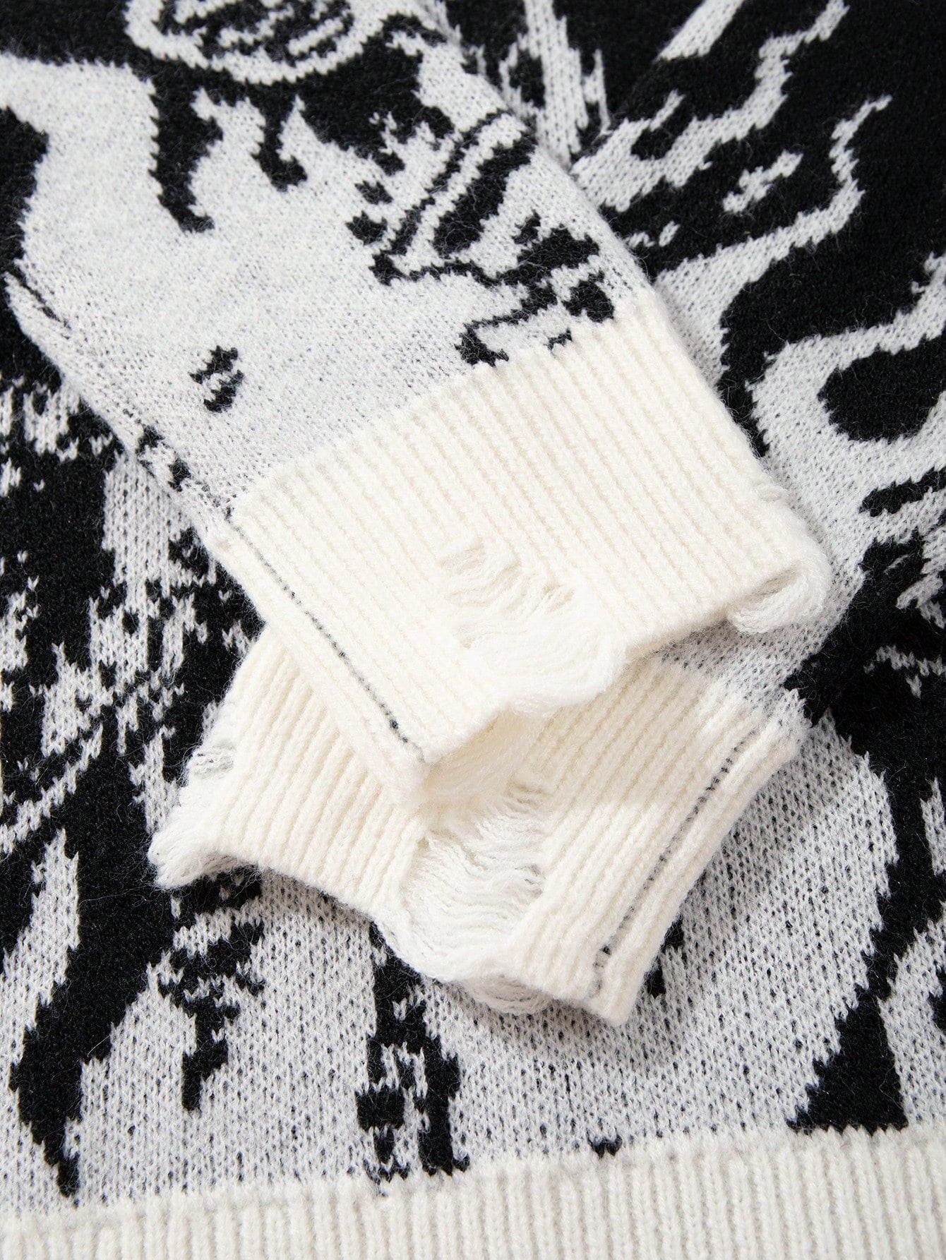 ANDREILEE DARK SKELETON PATTERN PULLOVER SWEATER