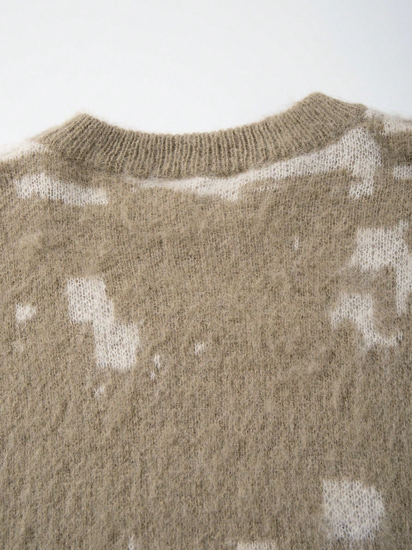 ANDREILEE HIGH STREET COLORBLOCK PULLOVER SWEATSHIRT