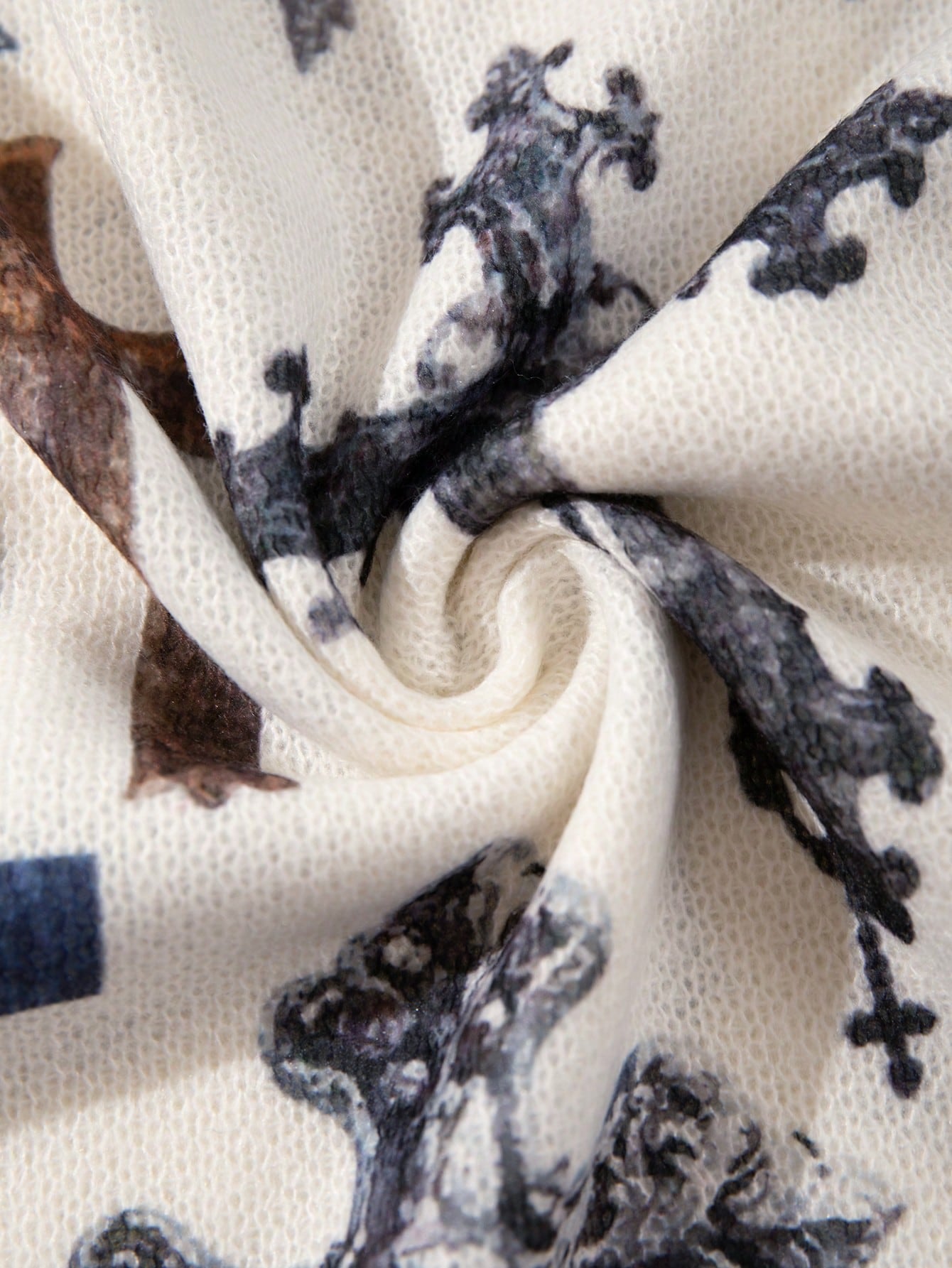 ANDREILEE HIGH STREET CROSS GRAFFITI PATTERN PULLOVER SWEATER