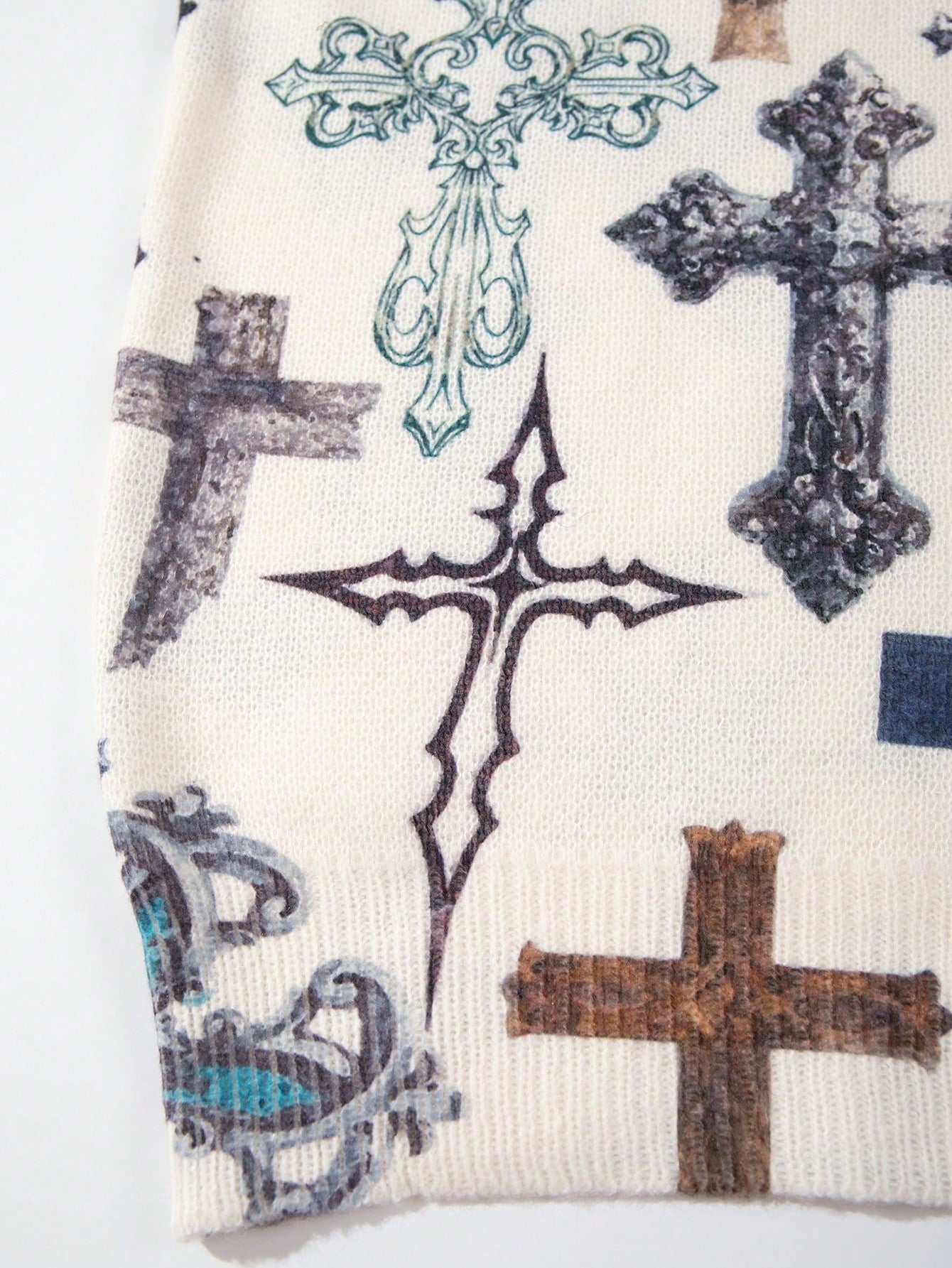 ANDREILEE HIGH STREET CROSS GRAFFITI PATTERN PULLOVER SWEATER