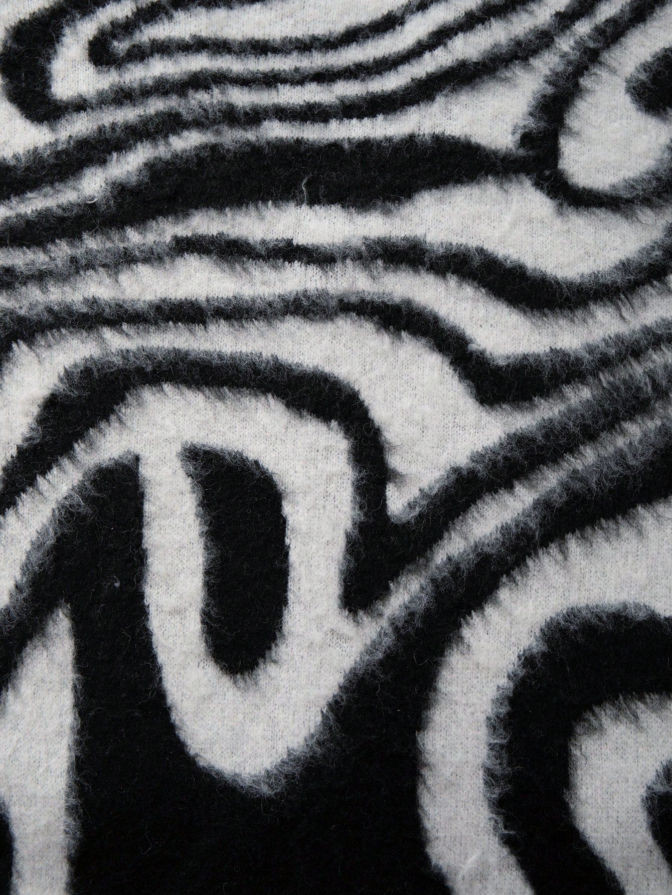 ANDREILEE BLACK AND WHITE INK-SPLASH ART PULLOVER SWEATER
