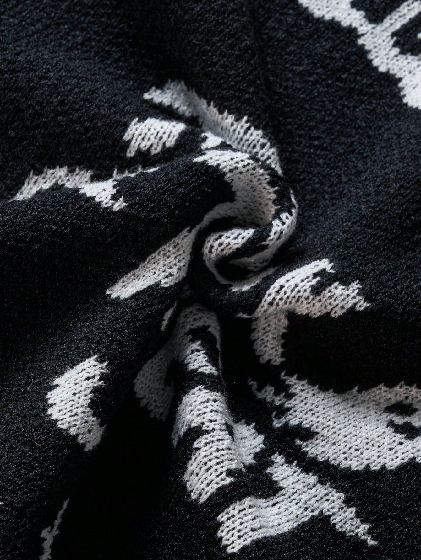 ANDREILEE CARTOON LETTER PATTERN CARDIGAN SWEATER