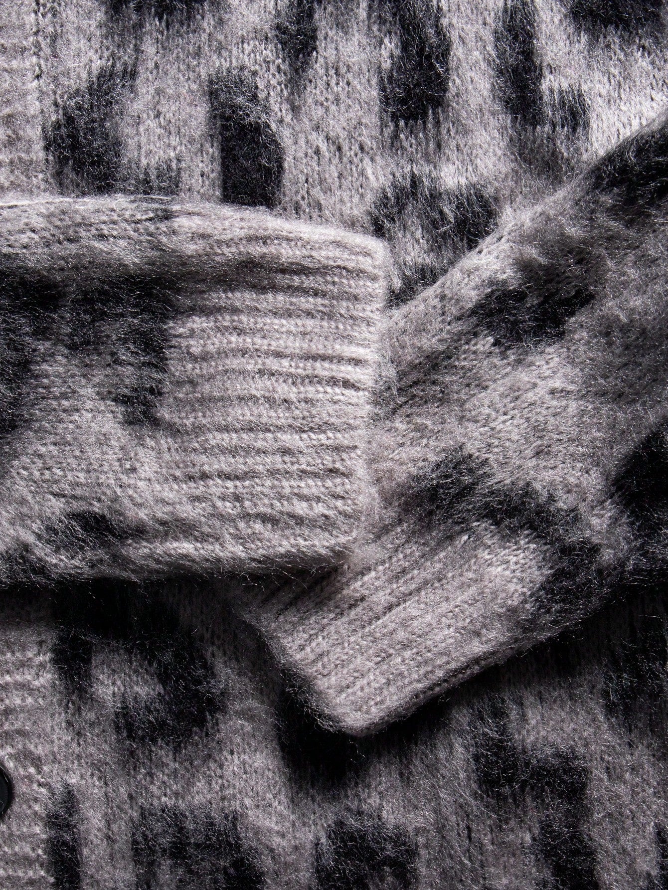 ANDREILEE VINTAGE LEOPARD PRINT CARDIGAN SWEATER