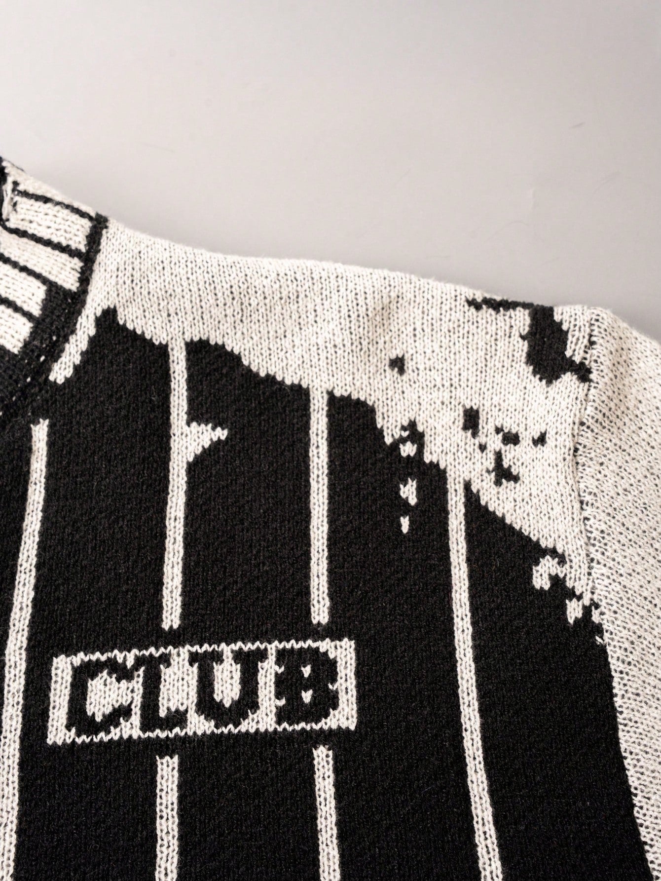 ANDREILEE CREWNECK SWEATER WITH VERTICAL STRIPE ENGLISH LETTER PATTERN