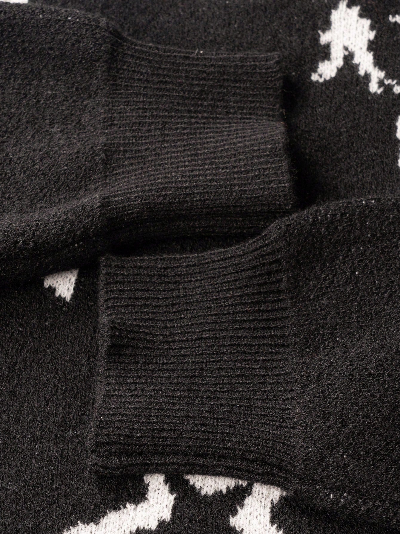 ANDREILEE SKULL AND STAR PATTERN PULLOVER SWEATER