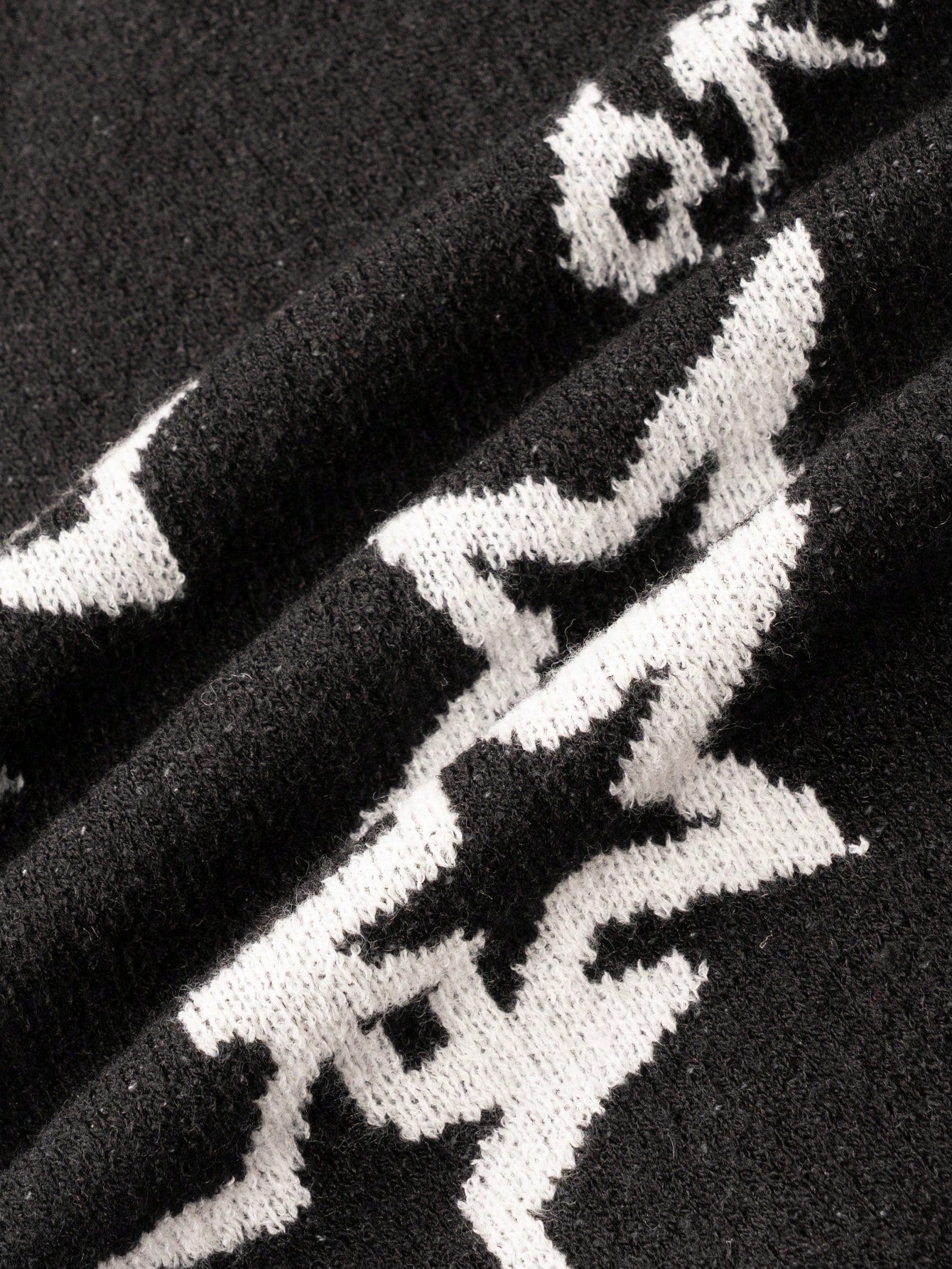 ANDREILEE SKULL AND STAR PATTERN PULLOVER SWEATER