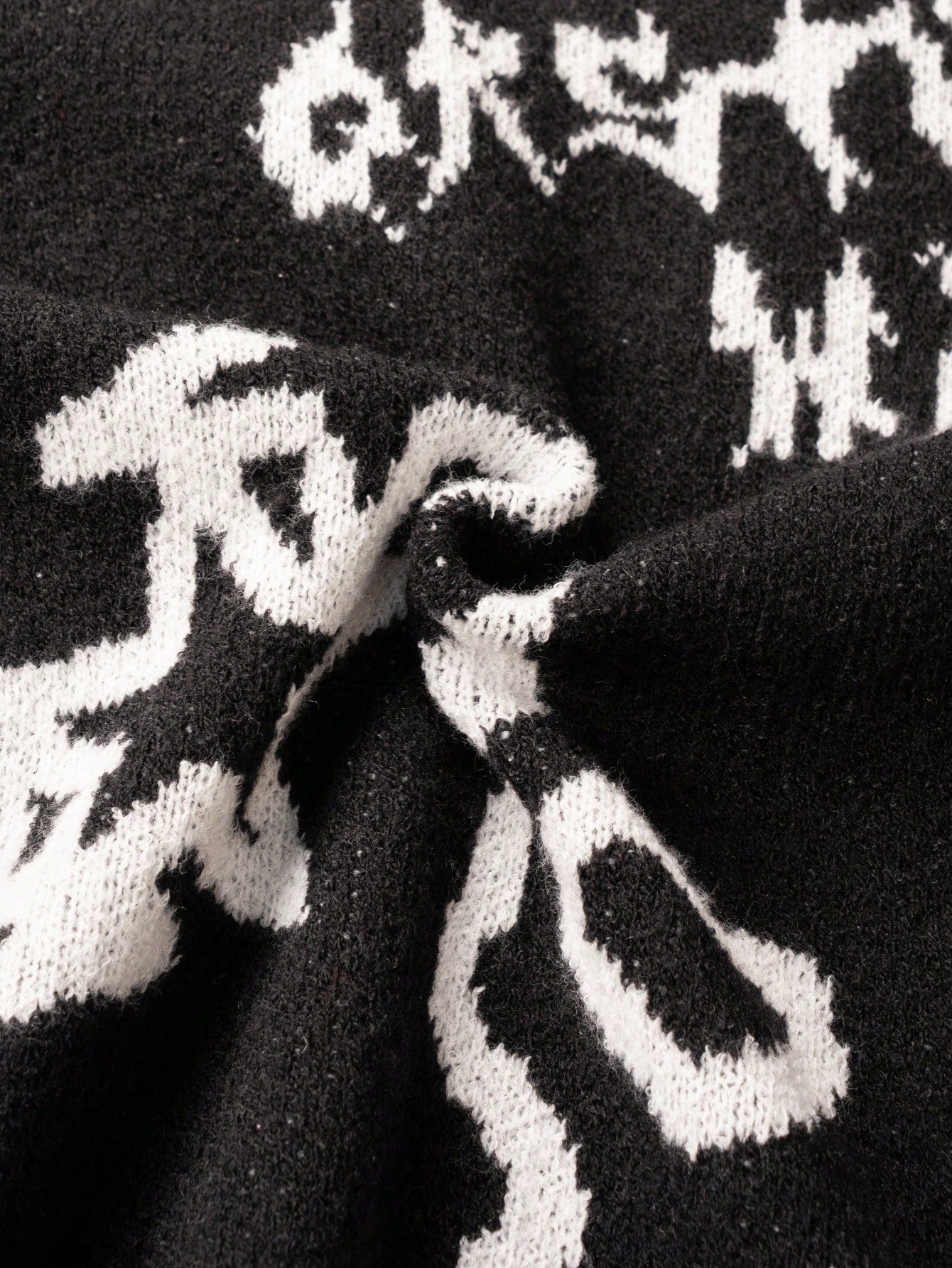 ANDREILEE SKULL AND STAR PATTERN PULLOVER SWEATER