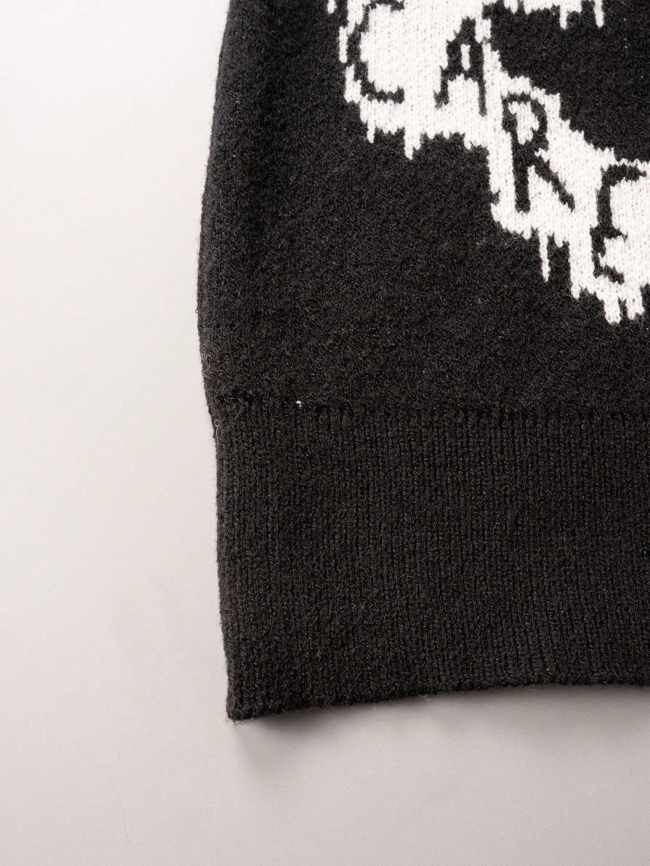 ANDREILEE SKULL AND STAR PATTERN PULLOVER SWEATER