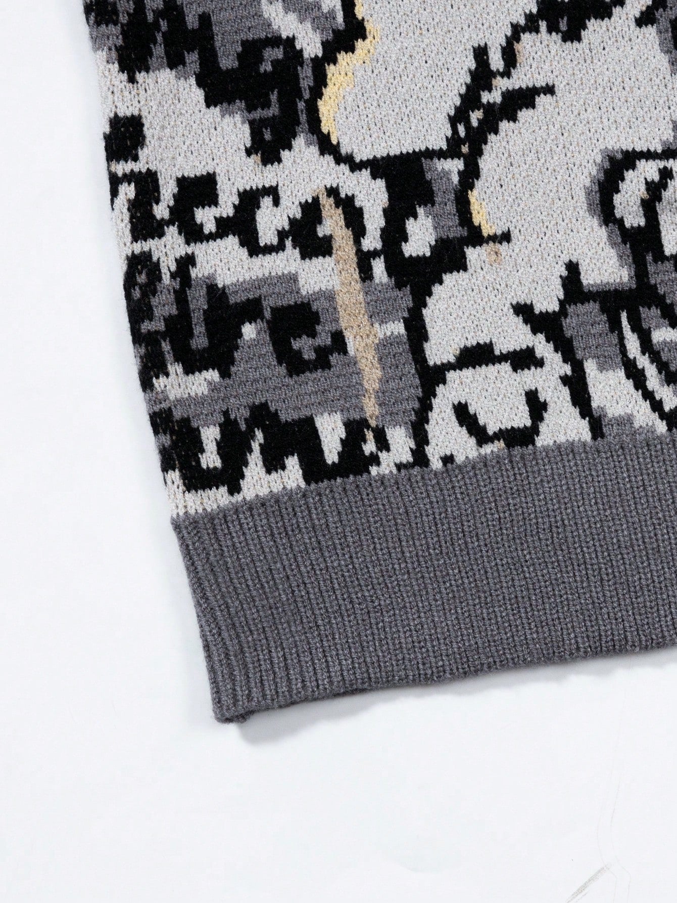 ANDREILEE FULL PRINTED PATTERN GRADIENT SWEATER