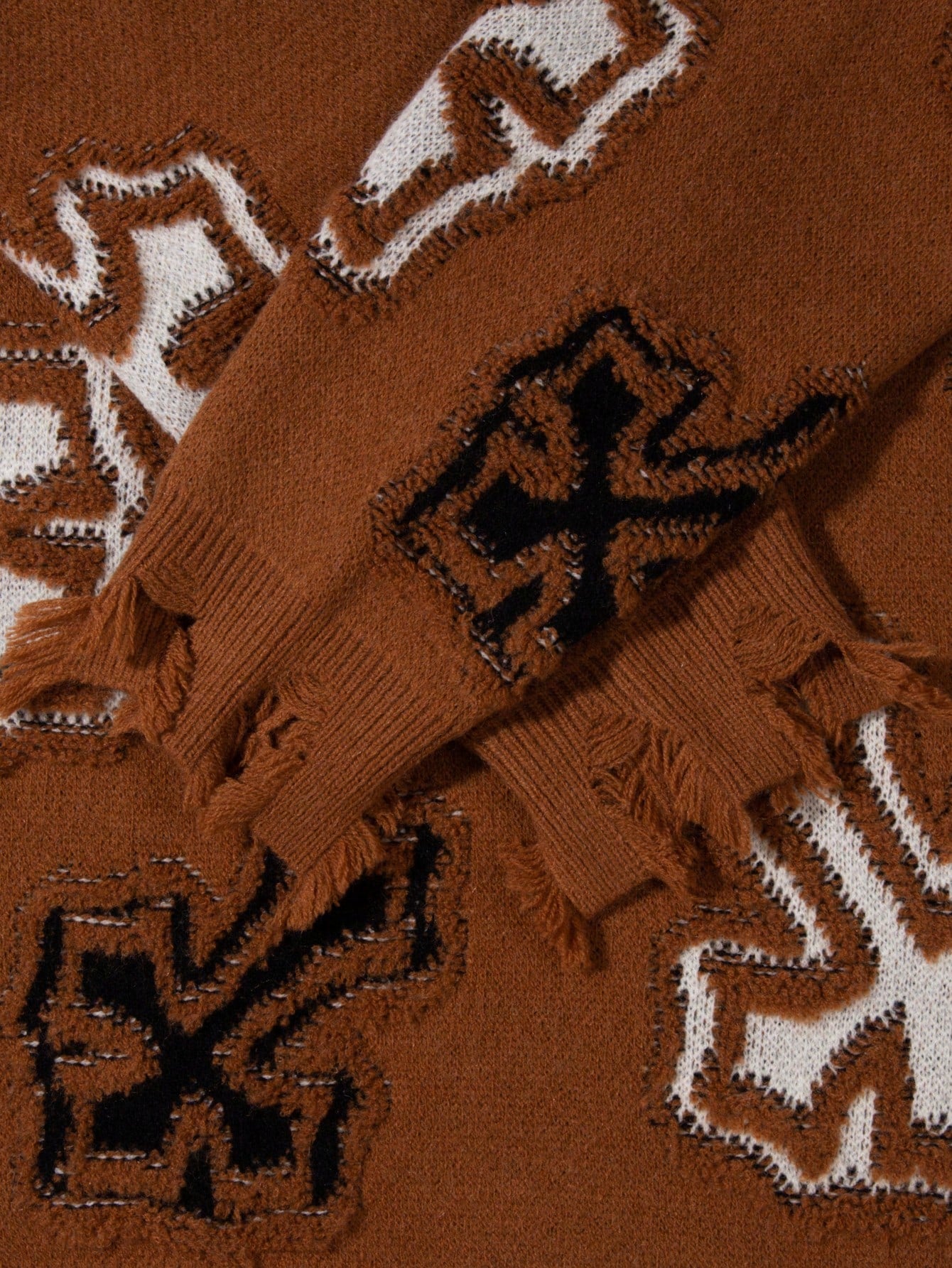 ANDREILEE CROSS JACQUARD CASUAL SWEATER