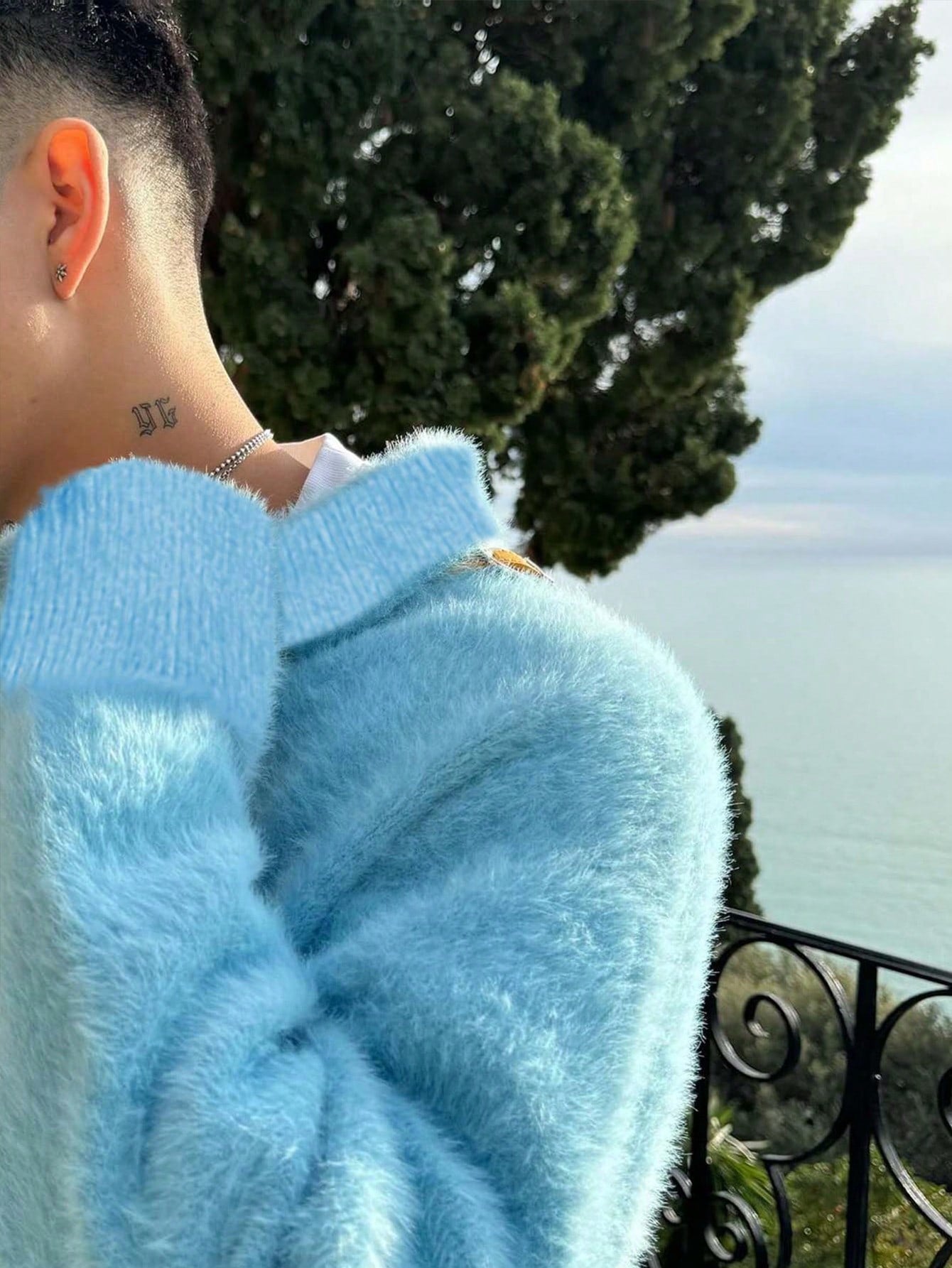 ANDREILEE BOTTOM COLOR BLOCKED TURTLENECK SWEATER