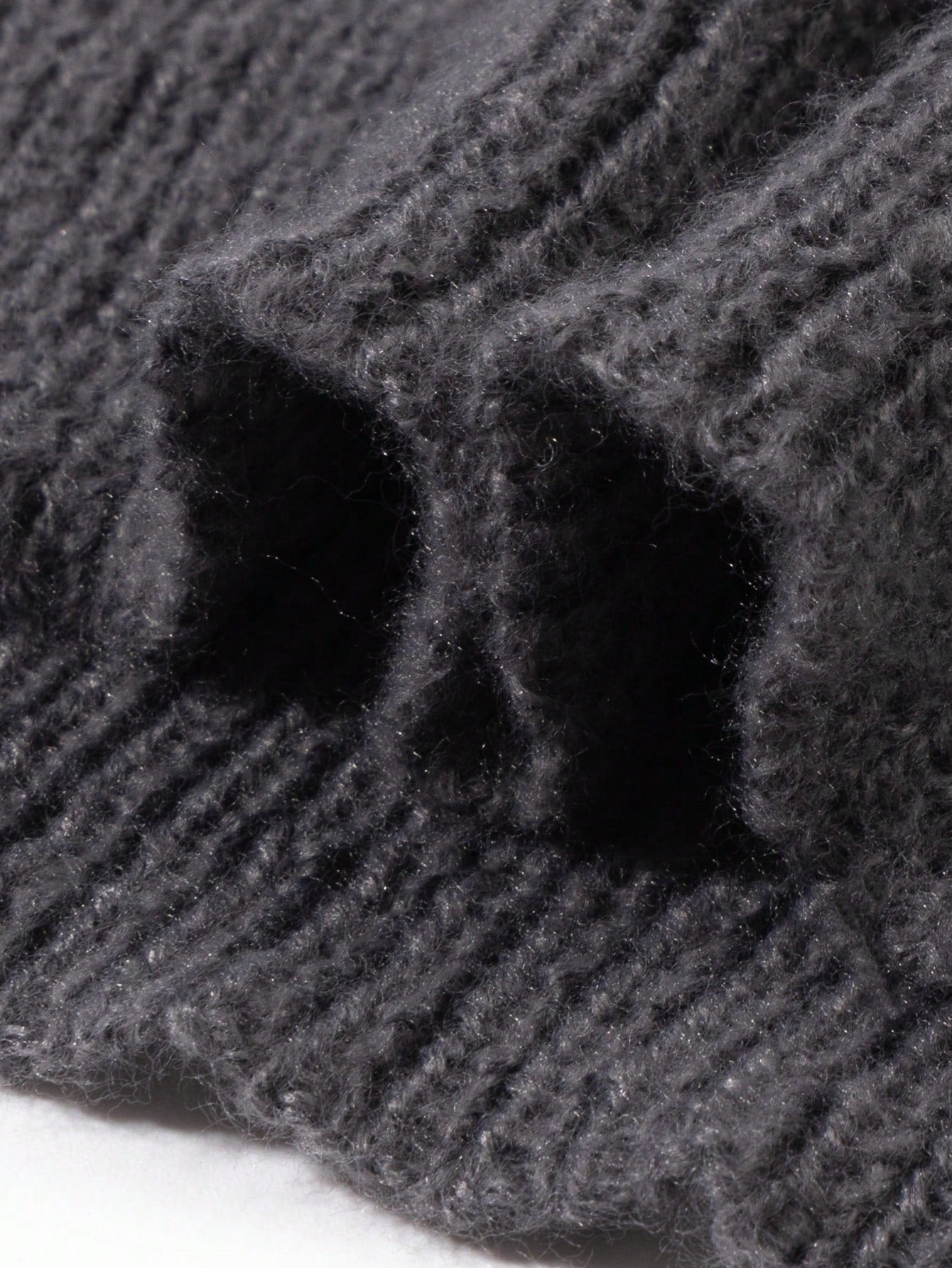 ANDREILEE BEAD PATTERNED ROUND NECK SWEATER