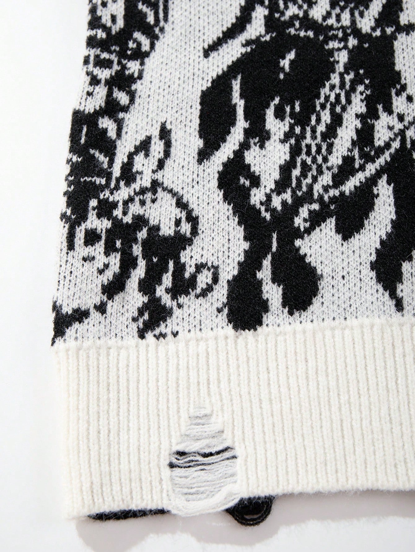 ANDREILEE DARK SKELETON PATTERN PULLOVER SWEATER