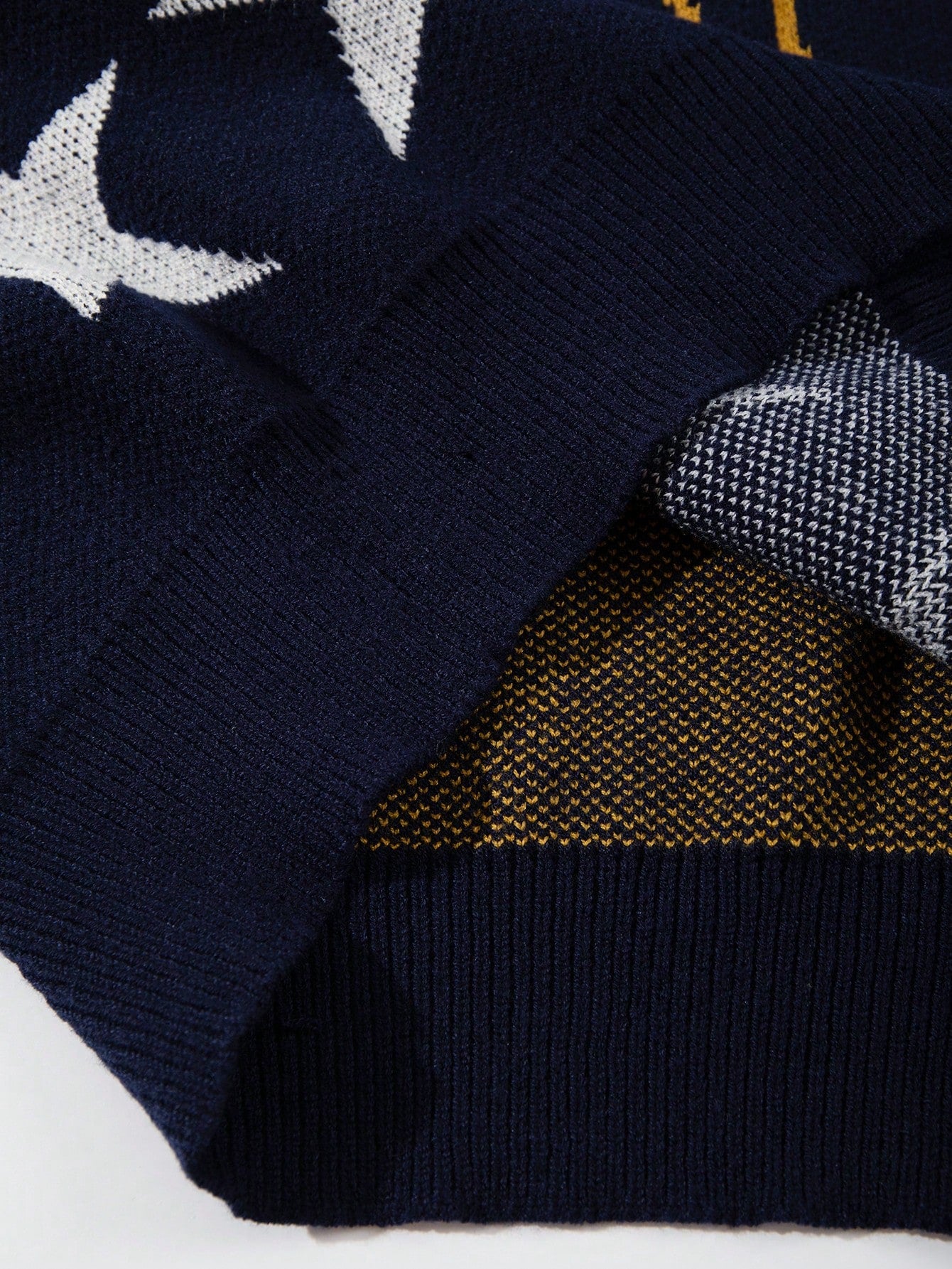 ANDREILEE WHITE DOVE PRINT POLO PULLOVER