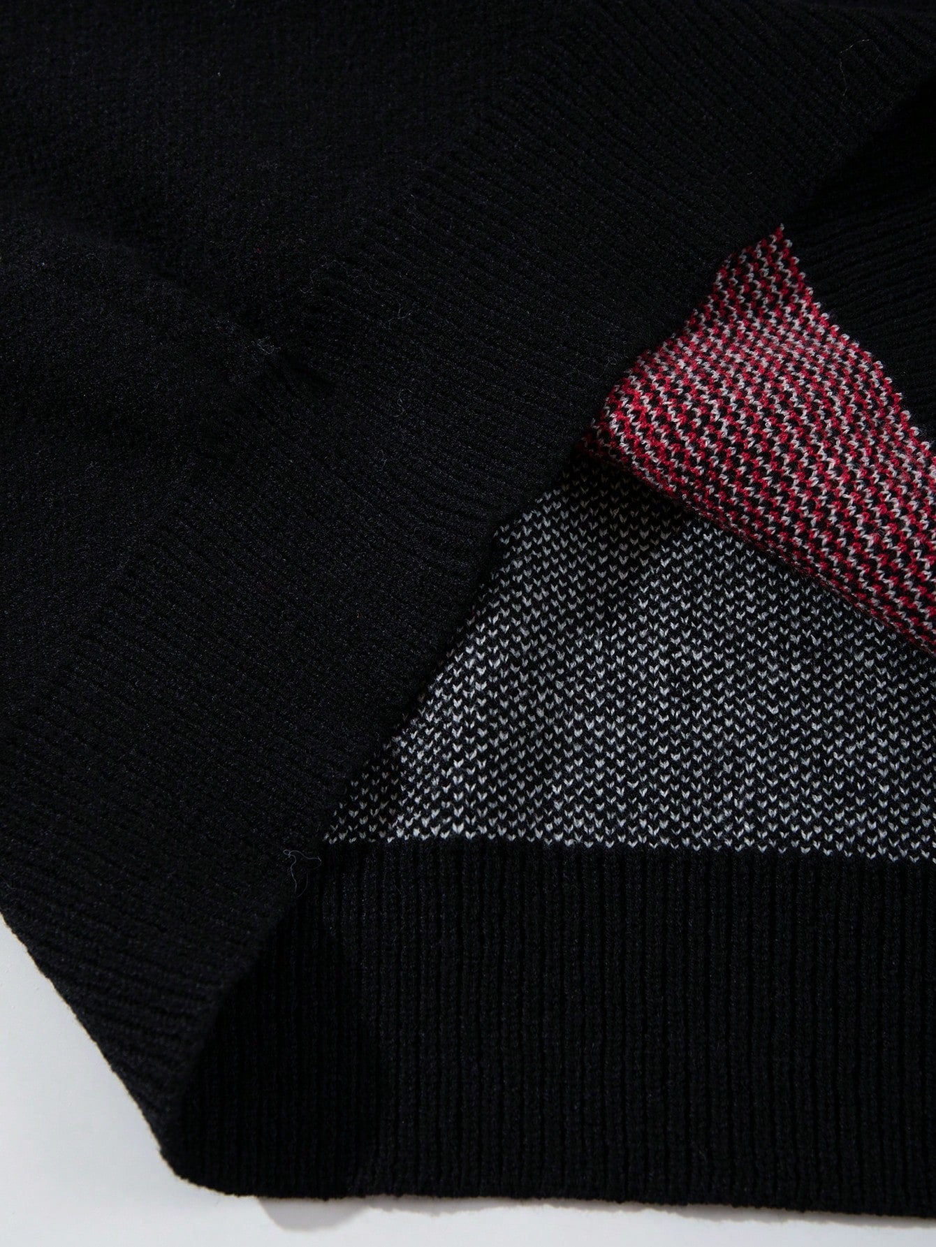 ANDREILEE DIGITAL LETTER PATTERN SWEATER