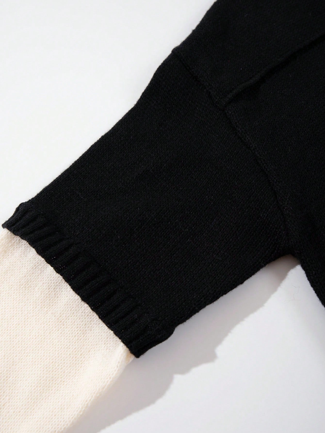 ANDREILEE SKULL LETTER PRINT PULLOVER SWEATER