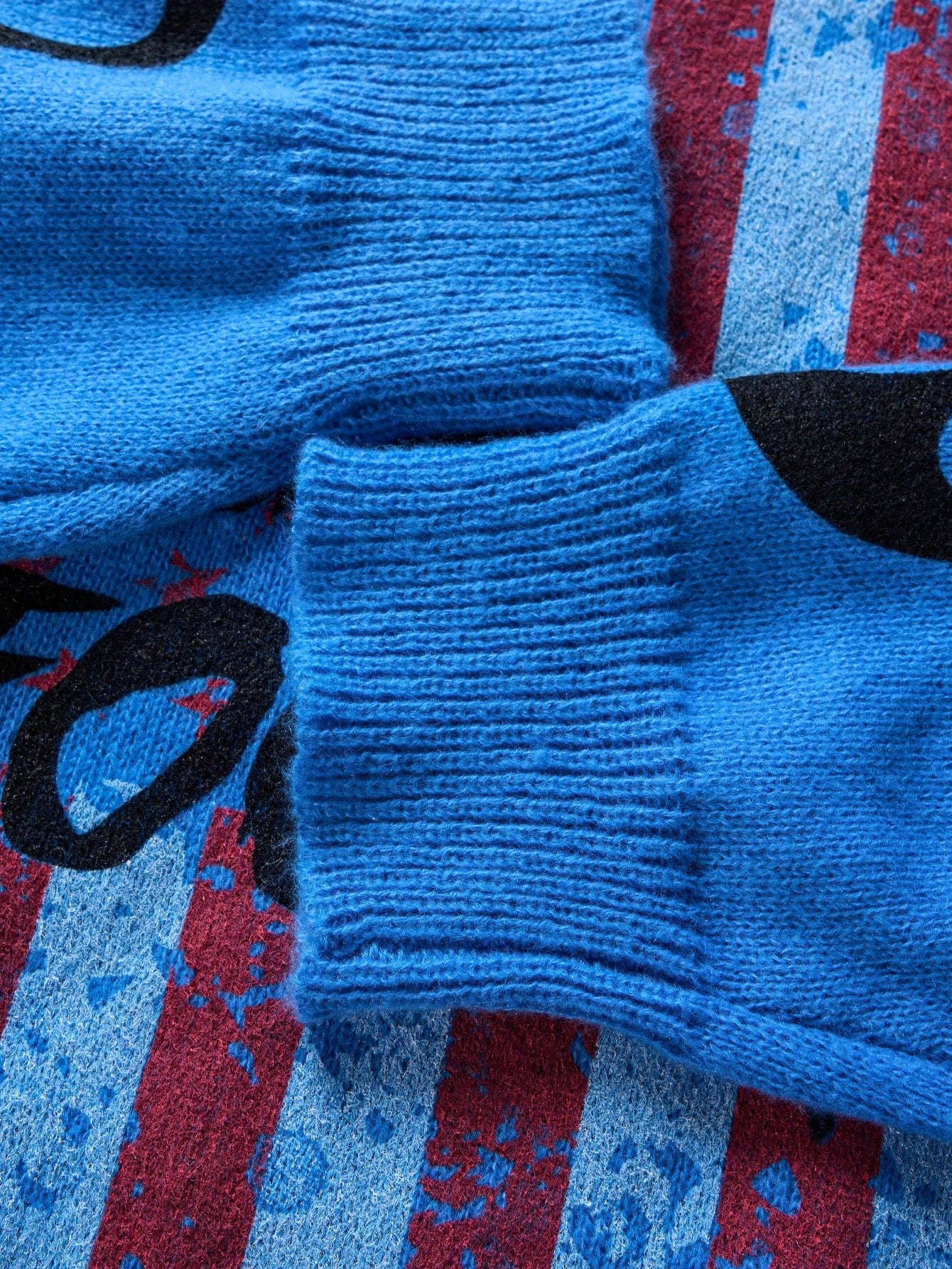 ANDREILEE LETTER PATCH RIPPED DETAILS PULLOVER SWEATER