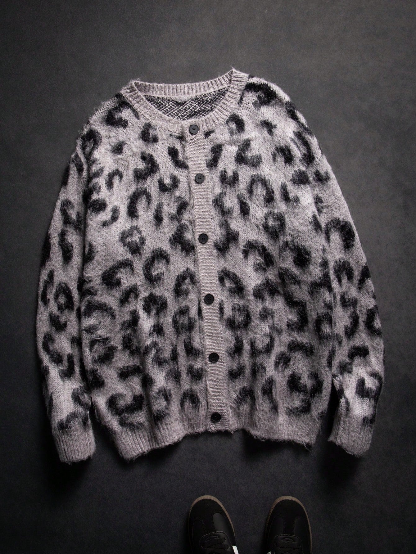 ANDREILEE VINTAGE LEOPARD PRINT CARDIGAN SWEATER