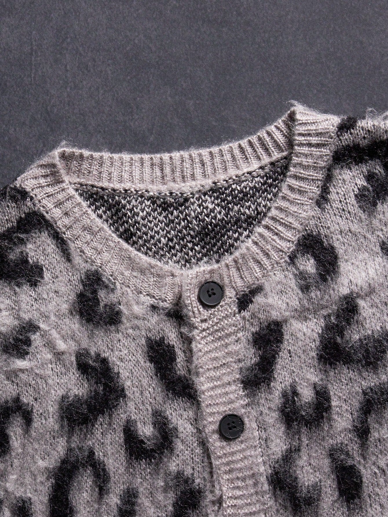 ANDREILEE VINTAGE LEOPARD PRINT CARDIGAN SWEATER