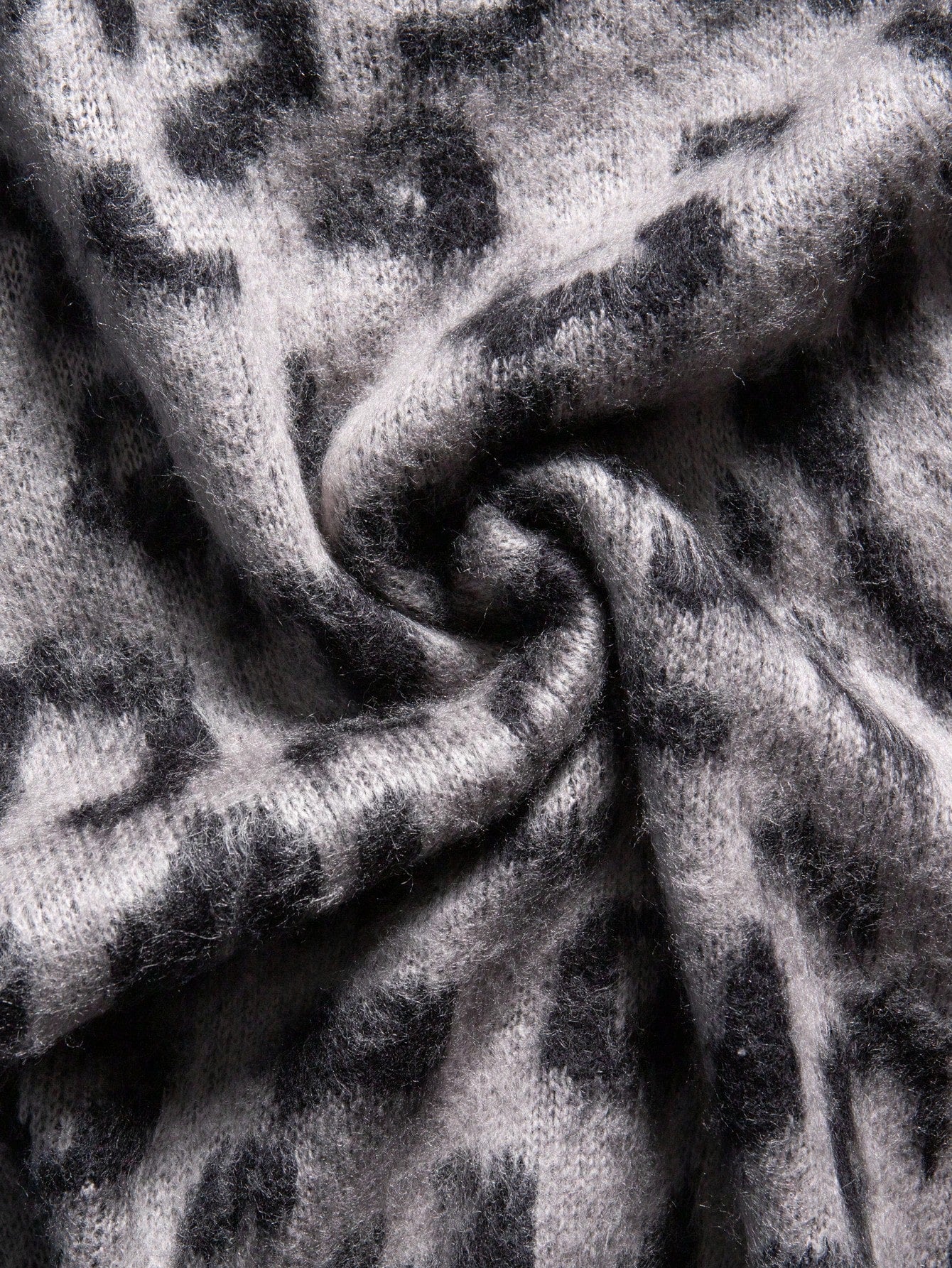 ANDREILEE VINTAGE LEOPARD PRINT CARDIGAN SWEATER