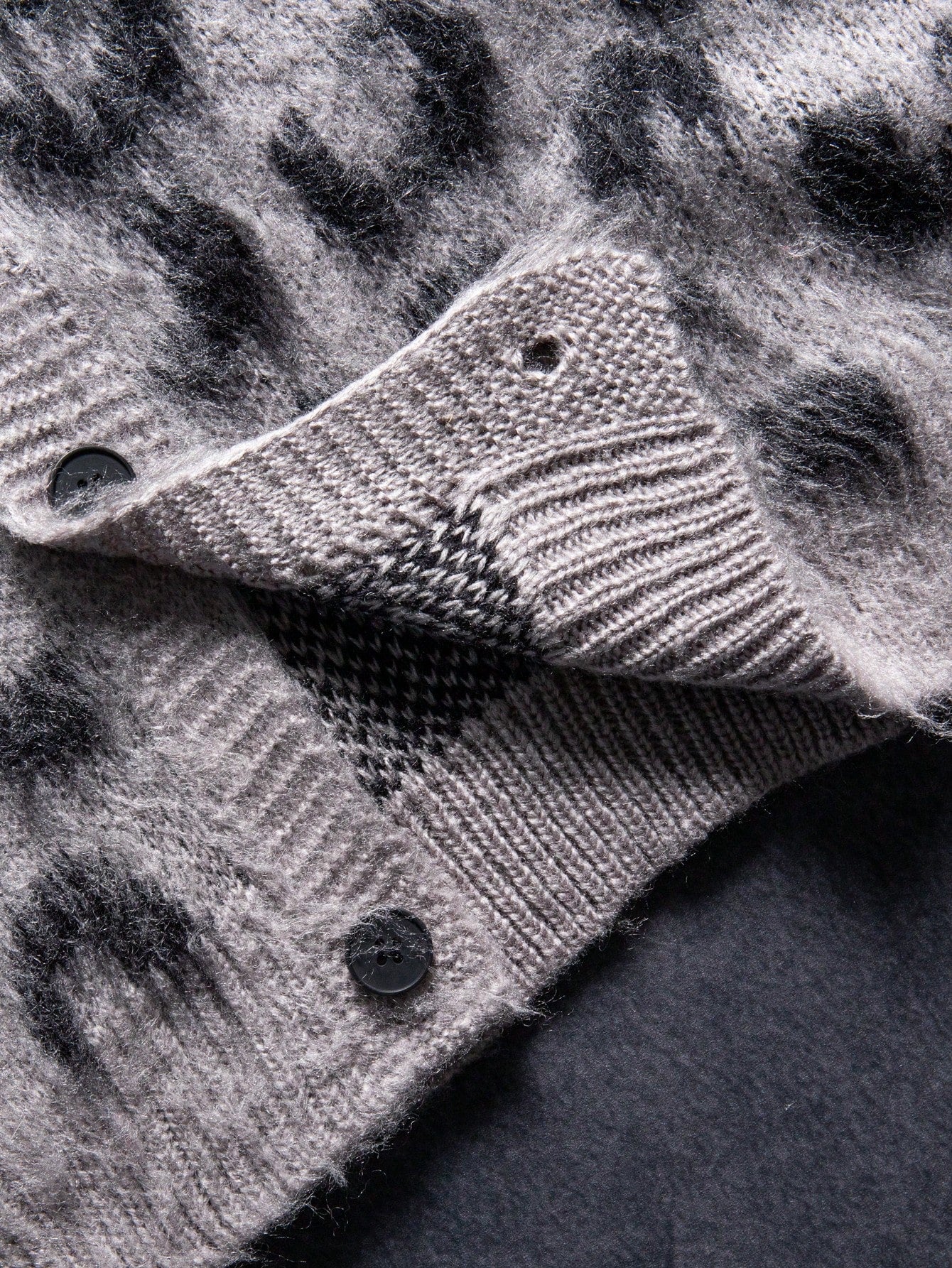 ANDREILEE VINTAGE LEOPARD PRINT CARDIGAN SWEATER