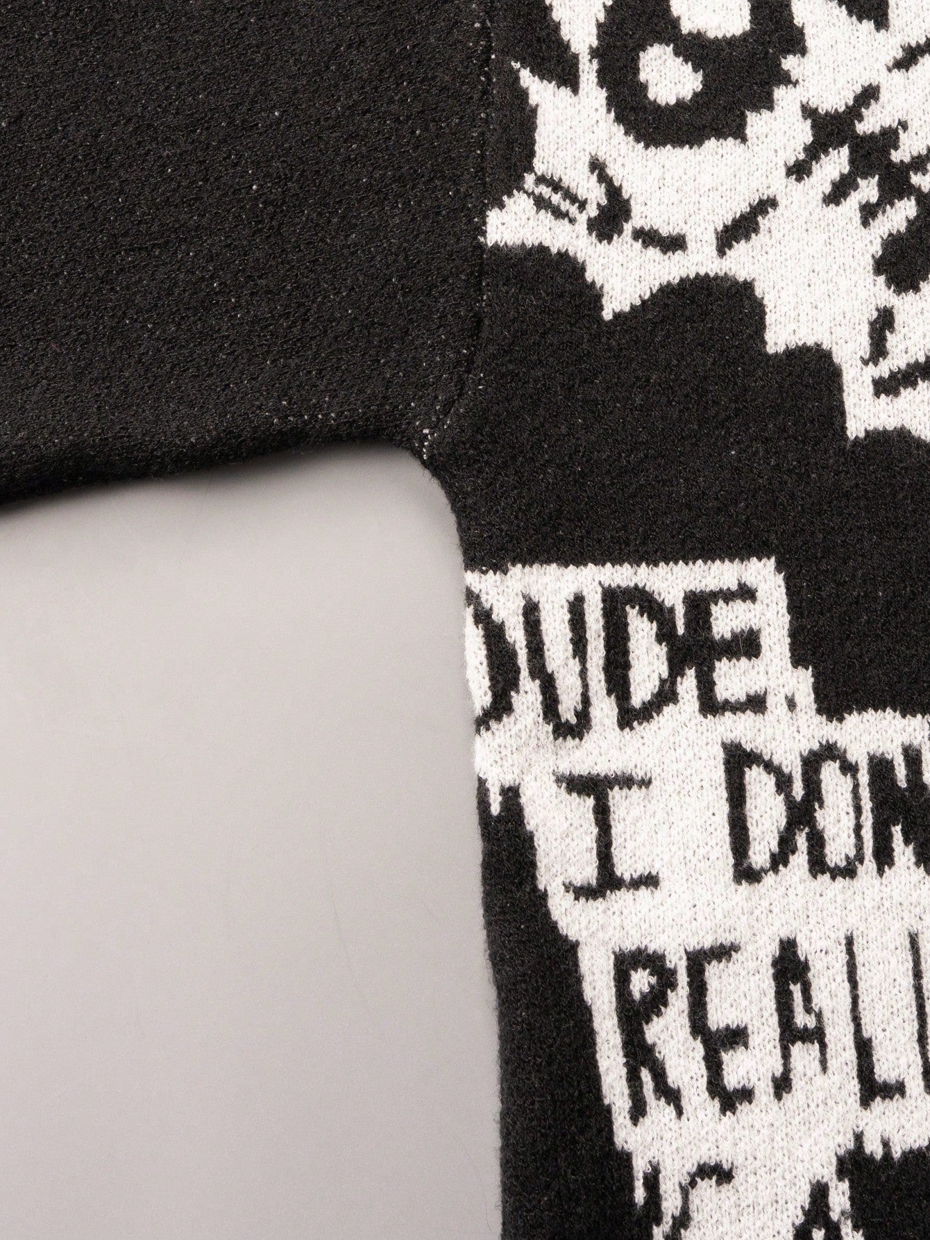 ANDREILEE SKULL AND STAR PATTERN PULLOVER SWEATER