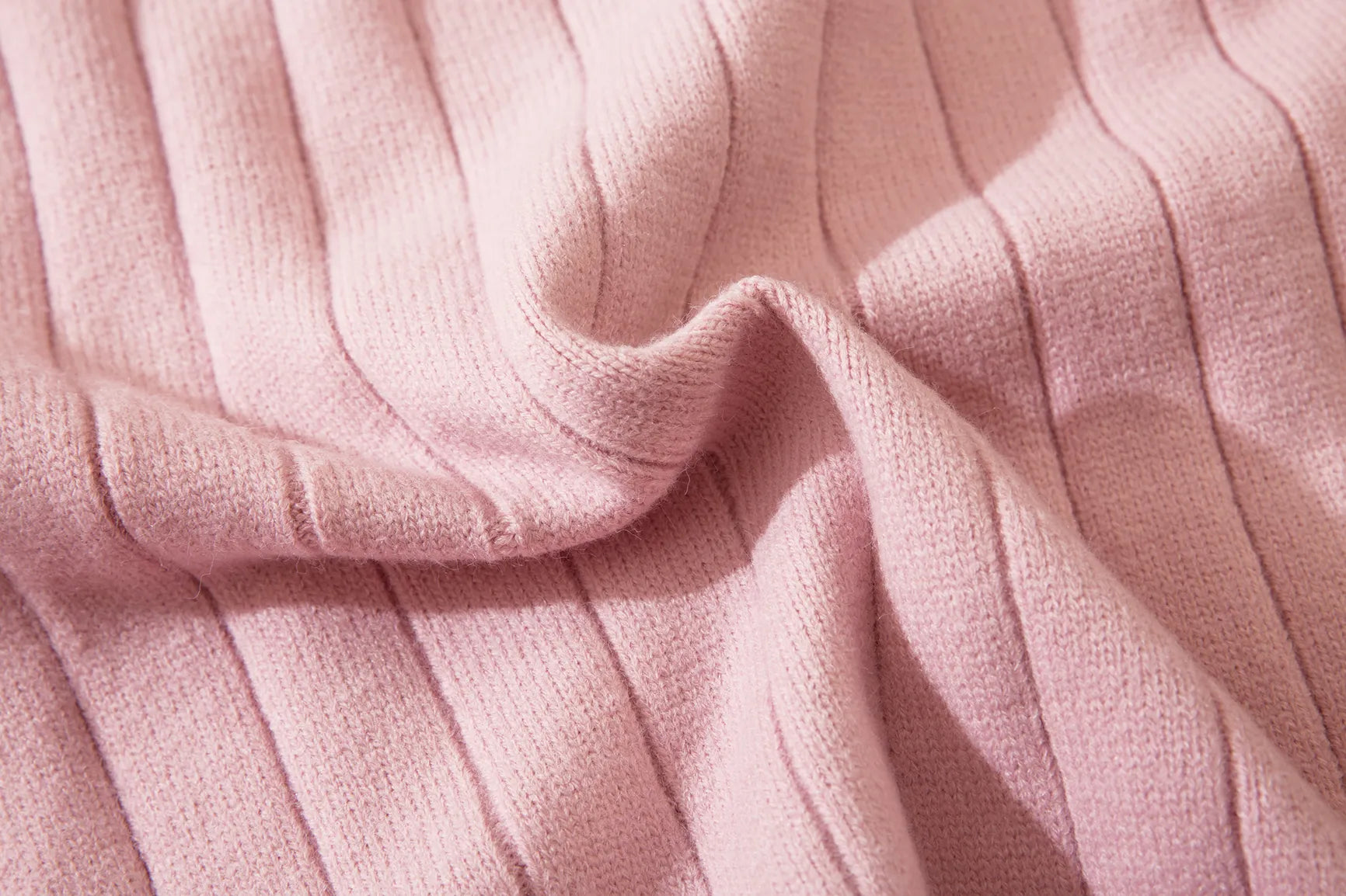 Knit Cardigan & Skirt Suit: Fashionable Autumn/Winter