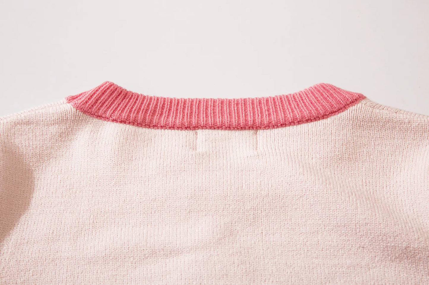 Sweet Star Pattern Color-Block Sweater: Slim-Fit