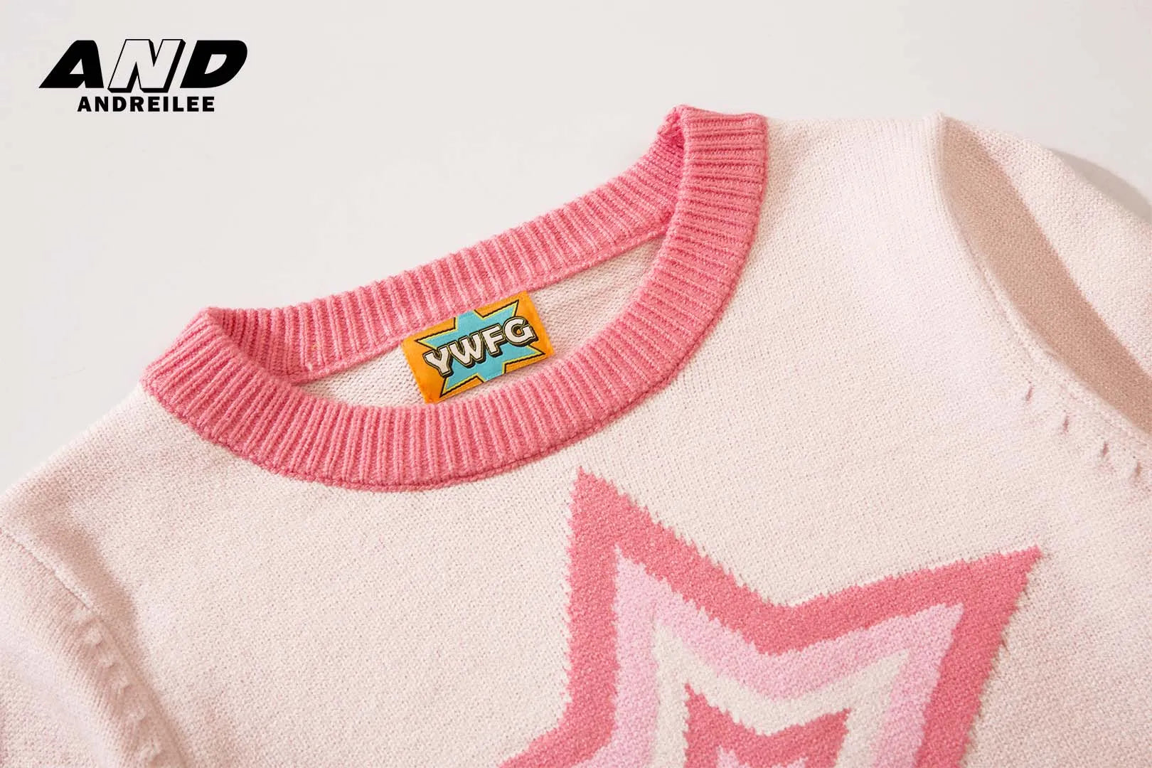 Sweet Star Pattern Color-Block Sweater: Slim-Fit