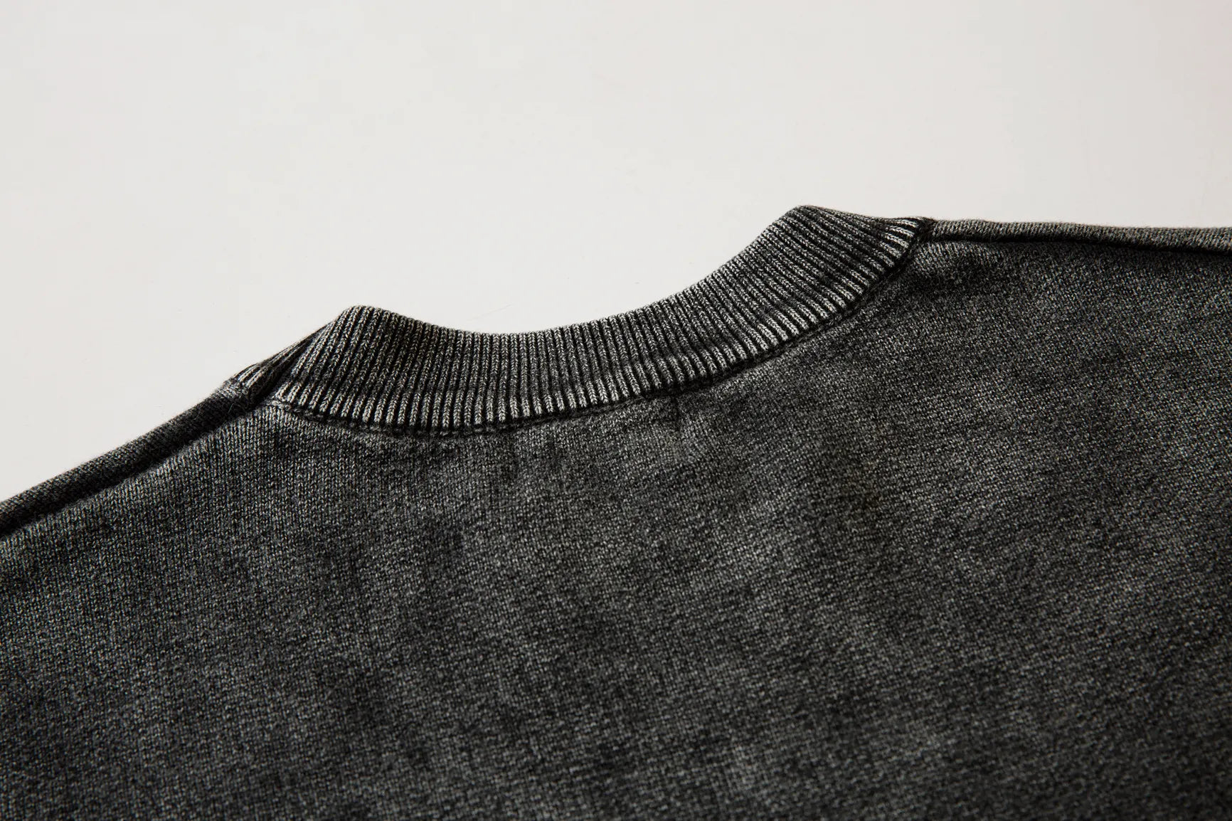 Washed Solid Color Knitwear: Casual Loose Fit